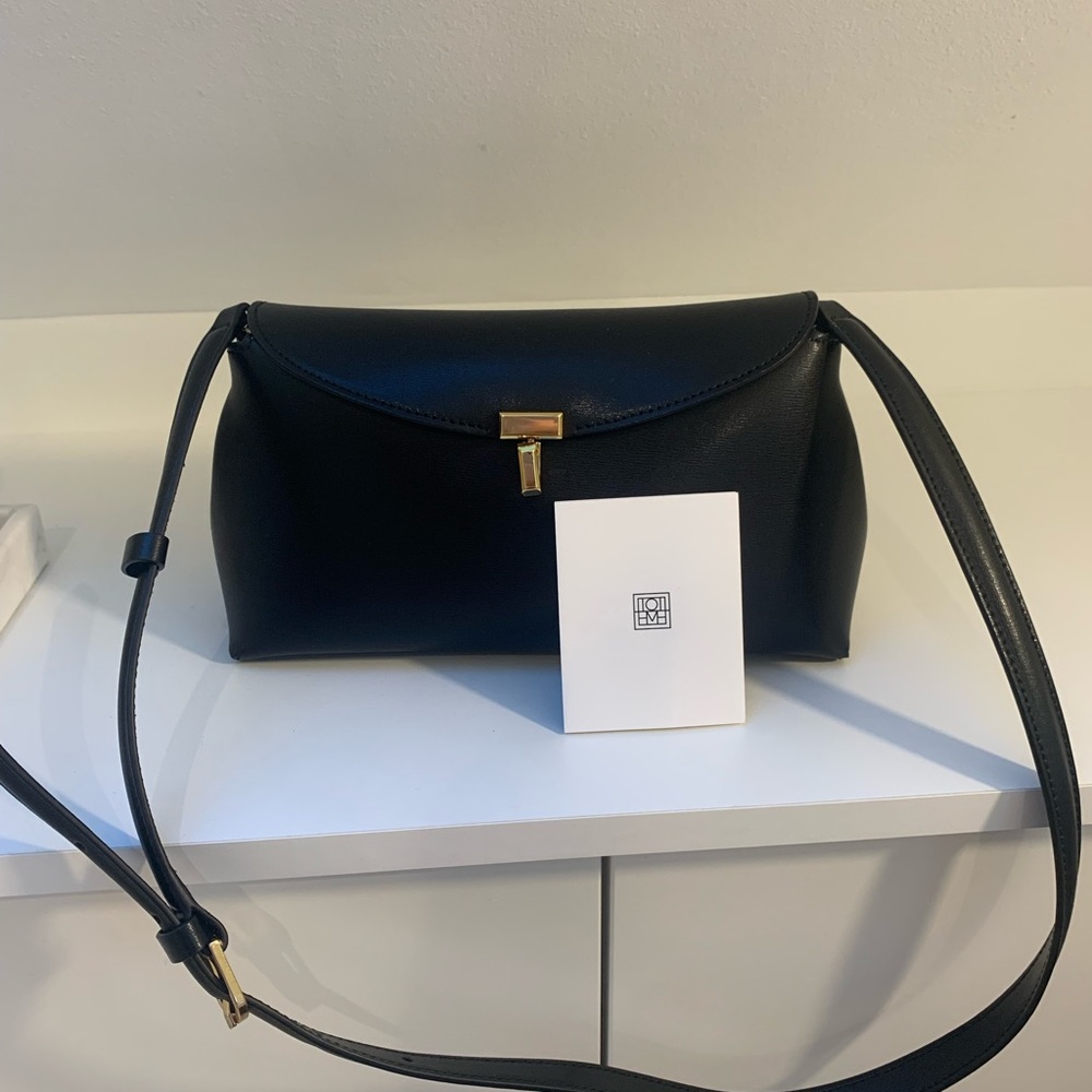 ❗️SOLD❗️Toteme T lock bag